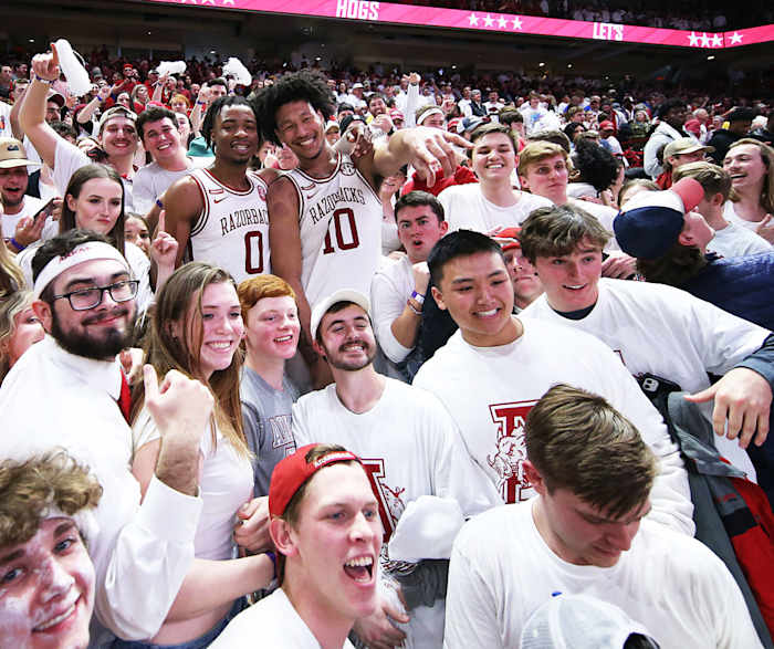 FANS KENTUCKY ARKANSAS